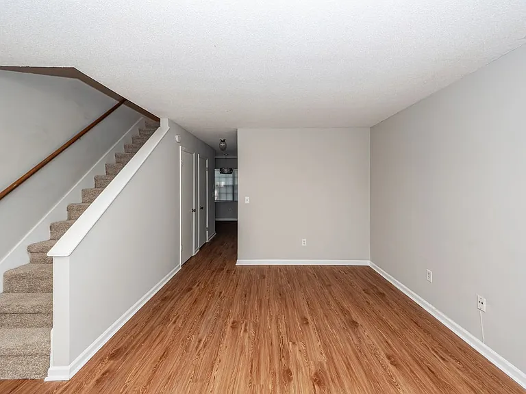 296A Fleming Rd — Photo 2