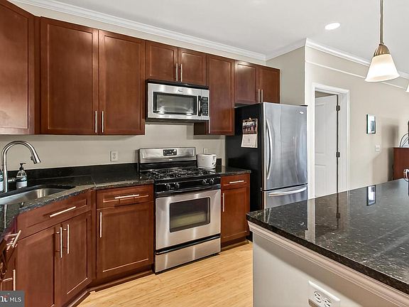 4th image of 444 W Broad St Unit 224