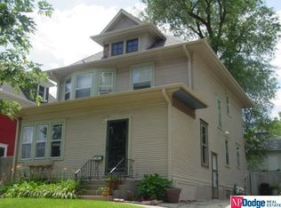566 S 35th Ave, Omaha, NE 68105