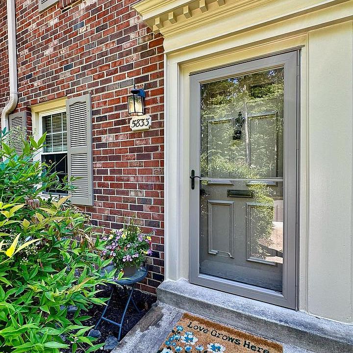 1st image of 5833 Royal Ridge Dr #943