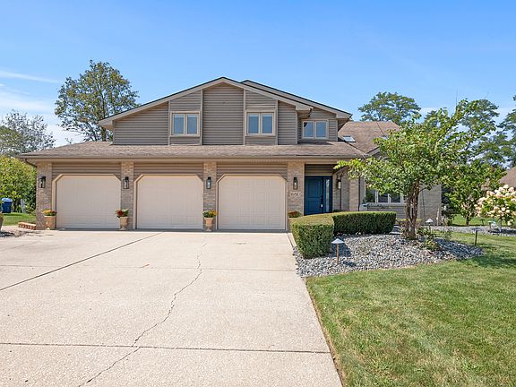 3rd image of 16810 S Pineview Dr