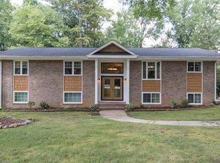 1012 Sweetbriar Rd, High Point, NC 27262