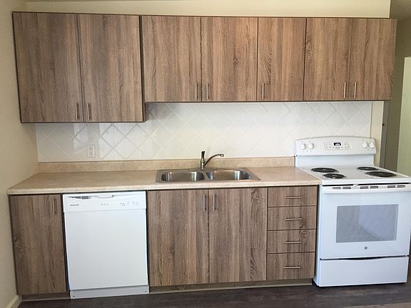2nd image of 1023 E Luetta Dr