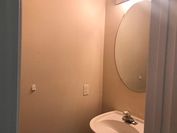 2nd image of 946 Redwood Dr