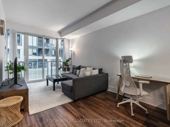 560 Front St W #807, Toronto, ON M5V 1C1
