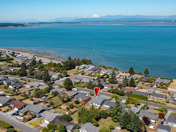 2nd image of 1528 E Camano Drive