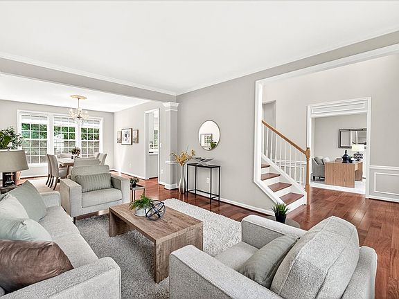 5th image of 9938 Timberknoll Ln