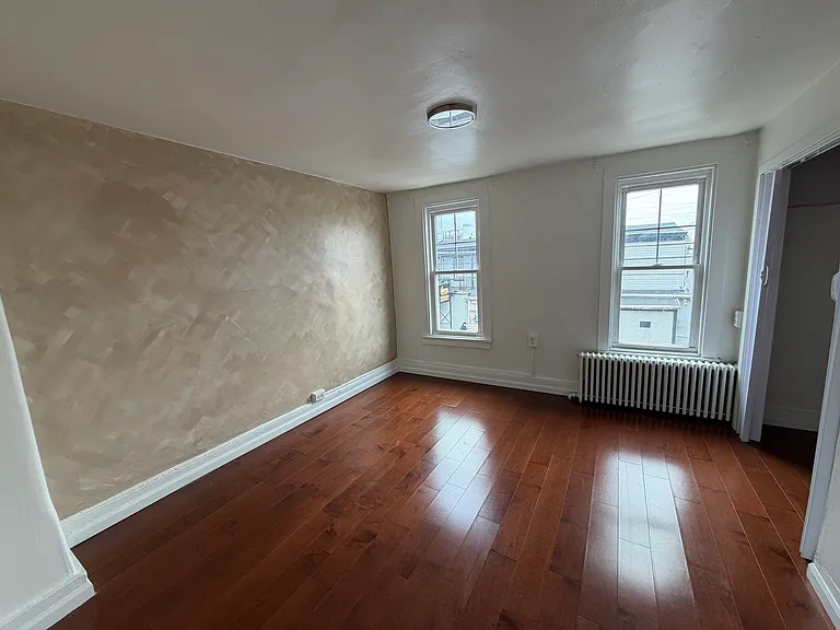 307 N 10th St #2 — Photo 1