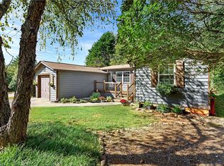 609 S Hogan Dr, Westminster, SC 29693