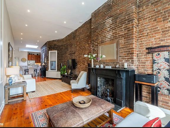 5th image of 419 E 84th St Unit Penthouse