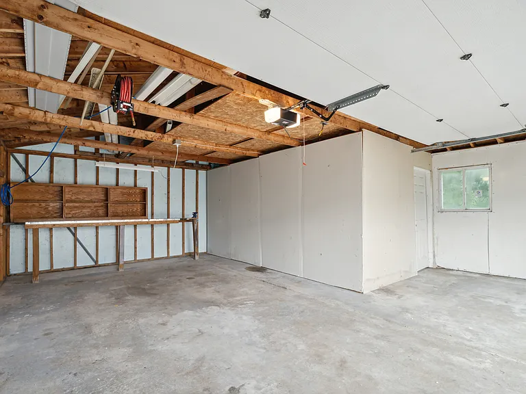2480 Collegewood St — Photo 31