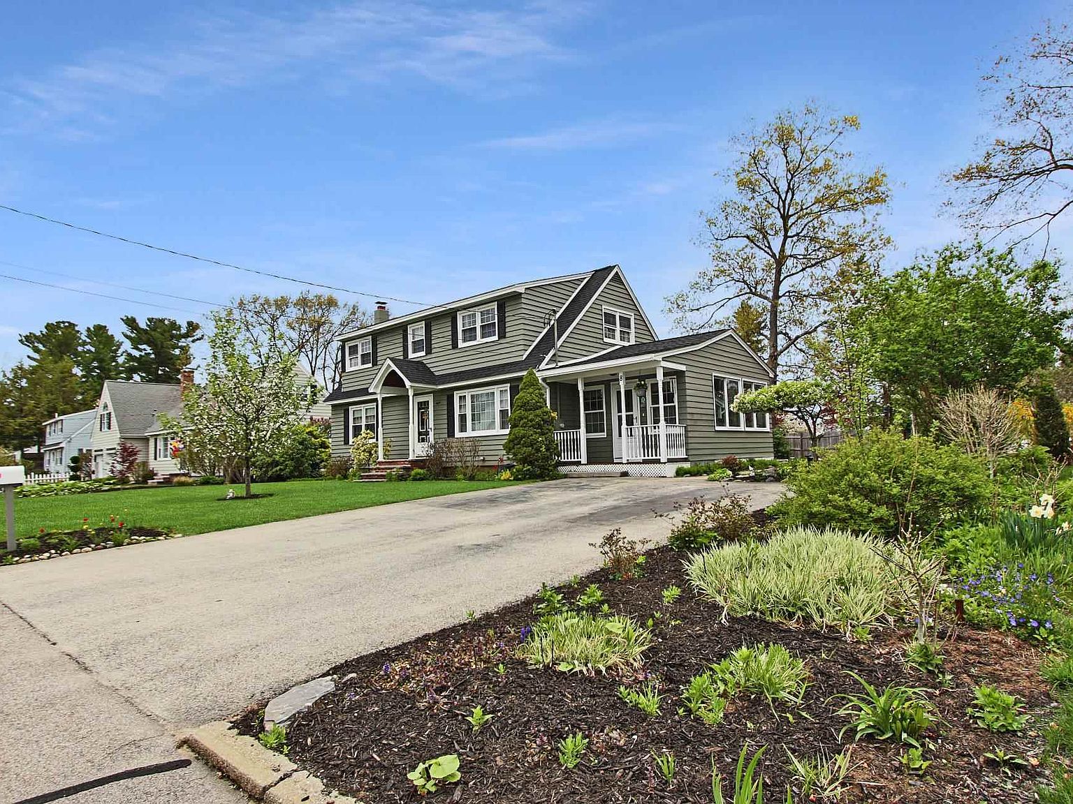 8 Woodcrest Drive, Nashua, NH 03062 Zillow