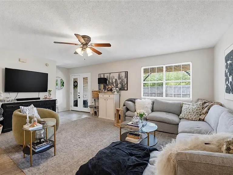 3034 W Mica St — Photo 16