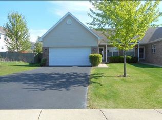 565 Mihelich Ln, Lockport, IL 60441