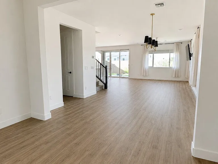 10101 E Texas Ave — Photo 2