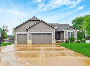 8211 W Kackley Cir, Wichita, KS 67205