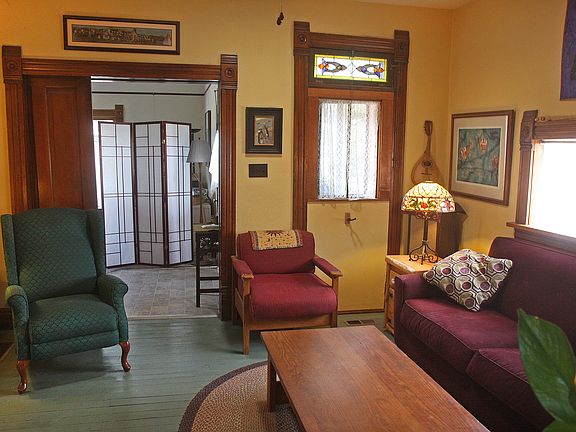 Middle room