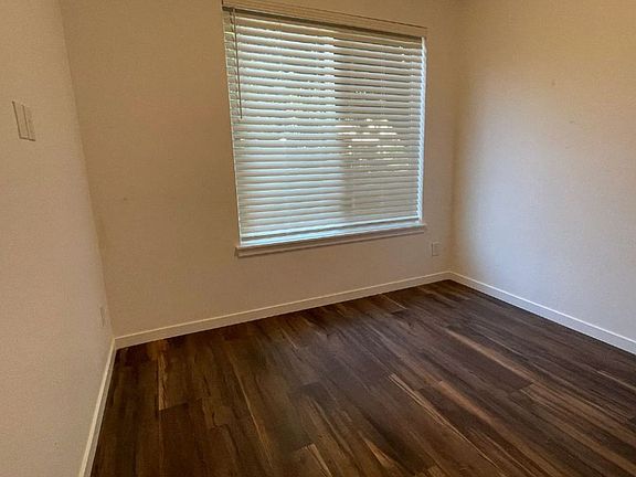 4th image of 4388B N Gantenbein Ave