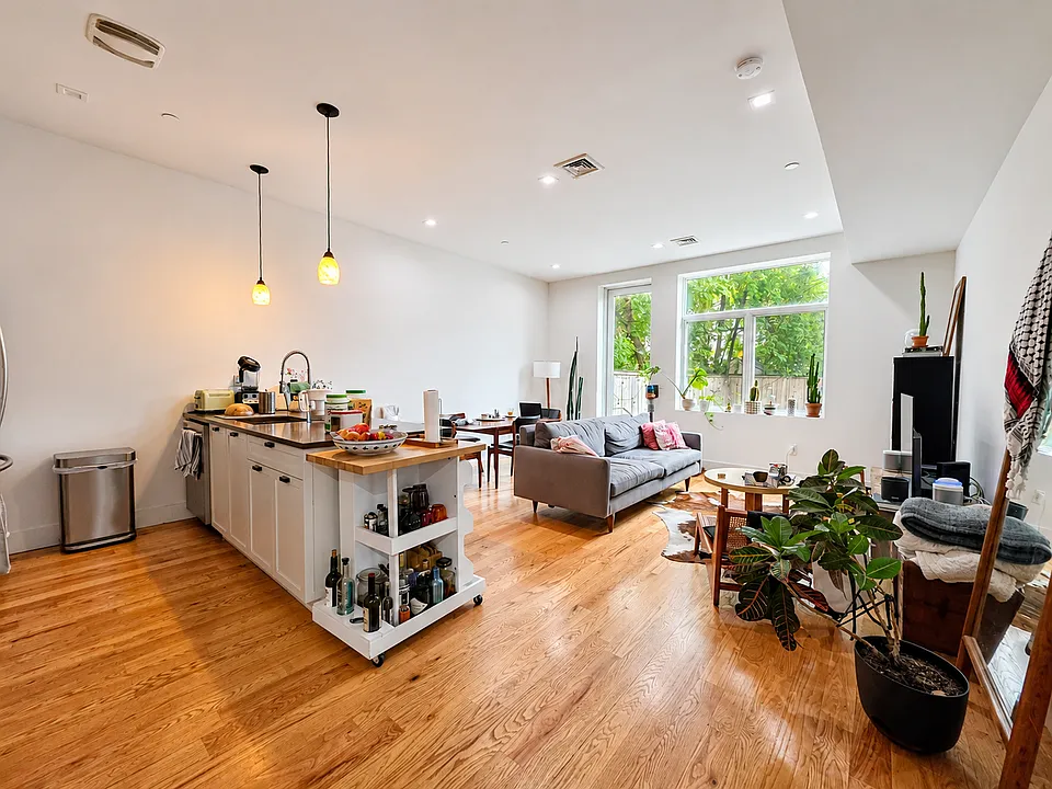 185 Schaefer St #1B