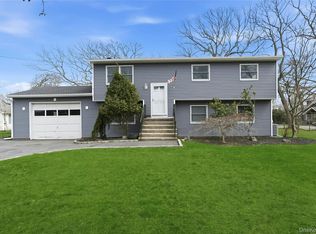 177 Pine Neck Ave, East Patchogue, NY 11772