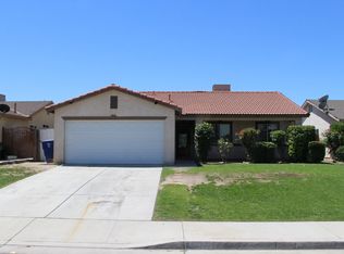 1327 Clipper Hills Dr, Bakersfield, CA 93307