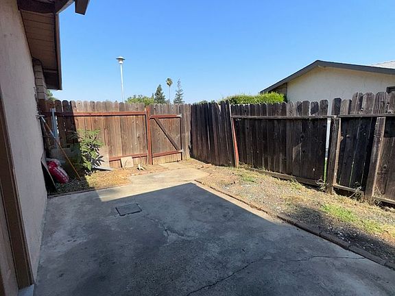 3rd image of 5324 Bellflower Way #5324