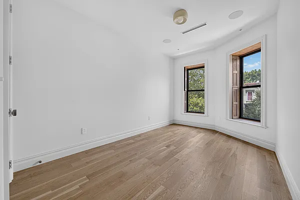 Bedroom, photo 2