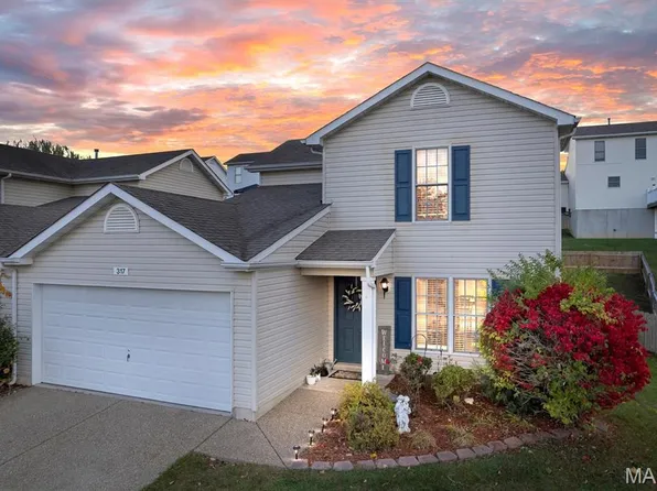 317 Columbia Dr, Wentzville, MO 63385