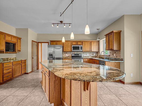 3rd image of 130 W Columbine Ln