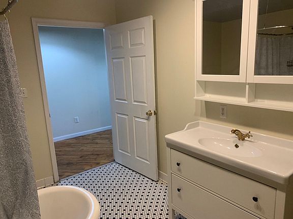 3rd image of 1417 Kemper St #3