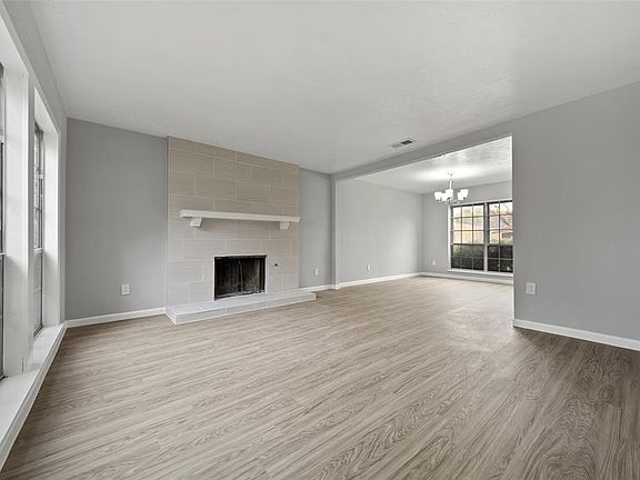 4th image of 1038 Alexandria Ave