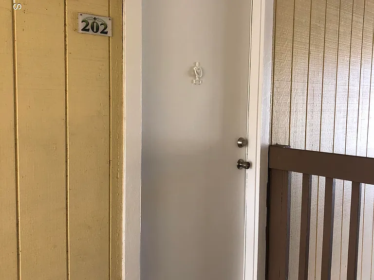 2130 Forest Knoll Dr NE #202 — Photo 2
