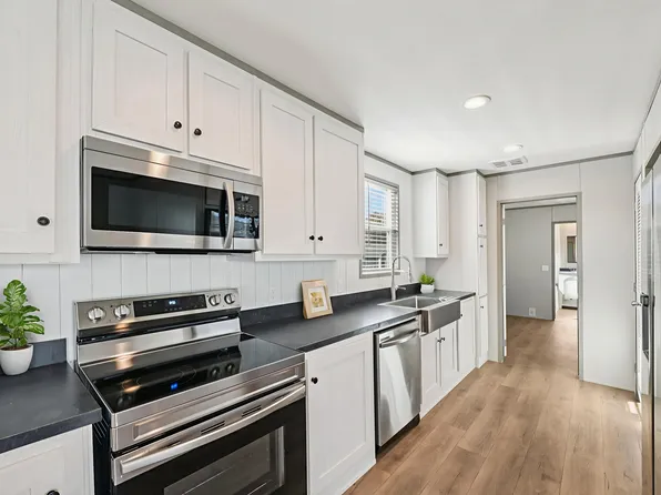 1800 Oak Grove Rd E #304, Burleson, TX 76028