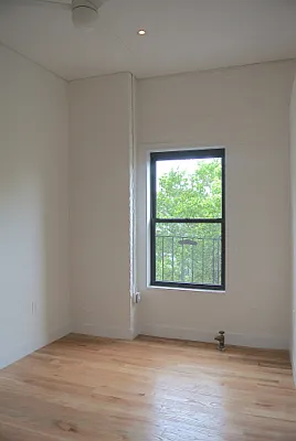 Rented by Veracity NYC LLC | media 40