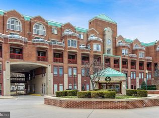 22 Courthouse Sq APT 402, Rockville, MD 20850