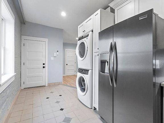 3rd image of 707 Broadway St #C