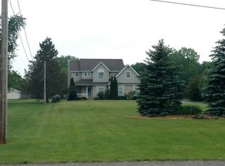 10316 N Fenton Rd, Fenton, MI 48430