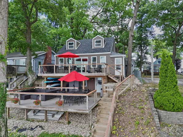 67243 Victory Shore Dr, Dowagiac, MI 49047