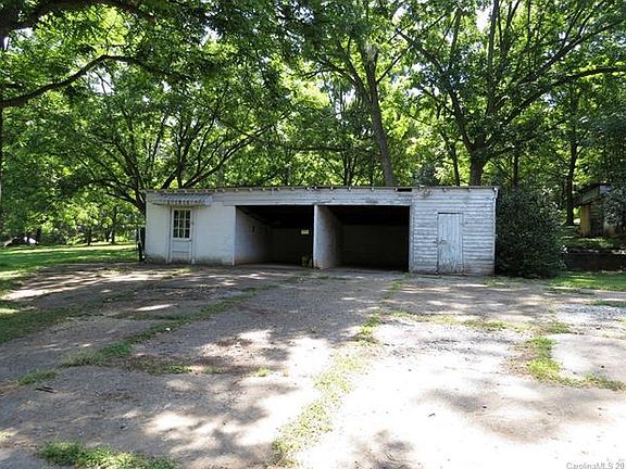 3rd image of 2127 Shelton Ave