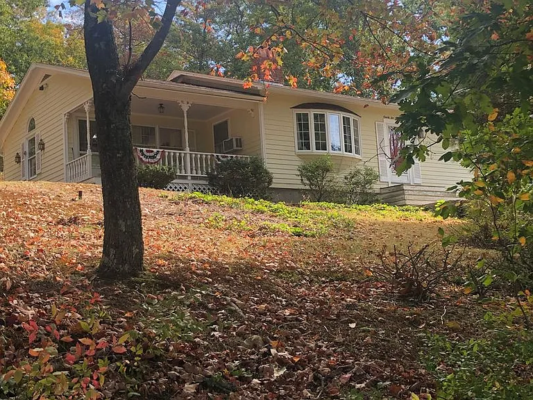 26 Quissett Rd — Photo 1