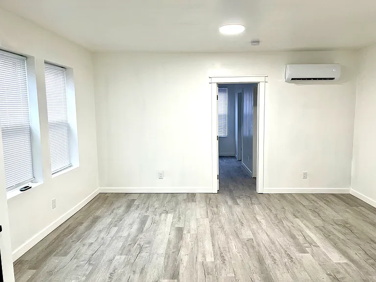 2131 Williams Ave #6 — Photo 6