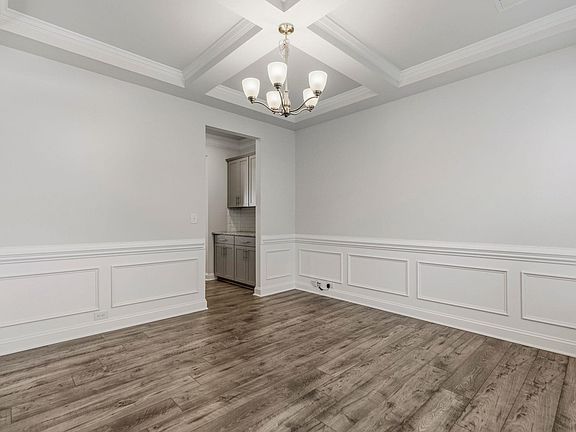 4th image of 151 Pelham Glen Way
