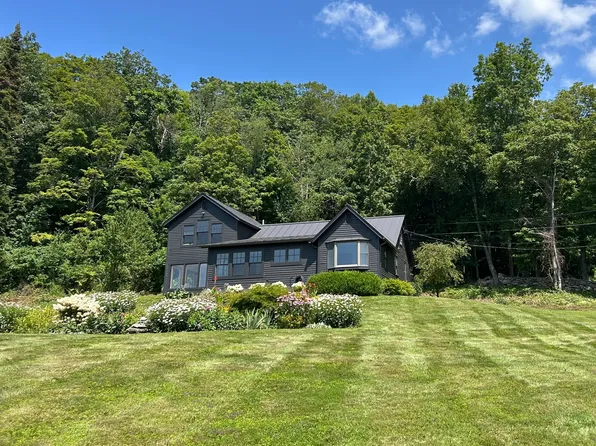 345 Lander Rd, Lee, MA 01238