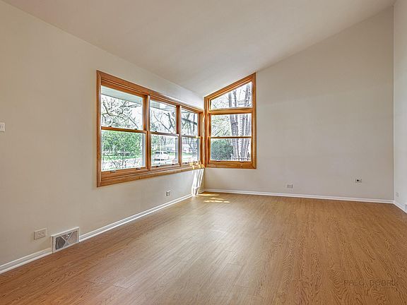 3rd image of 1163 Dartmouth Ln