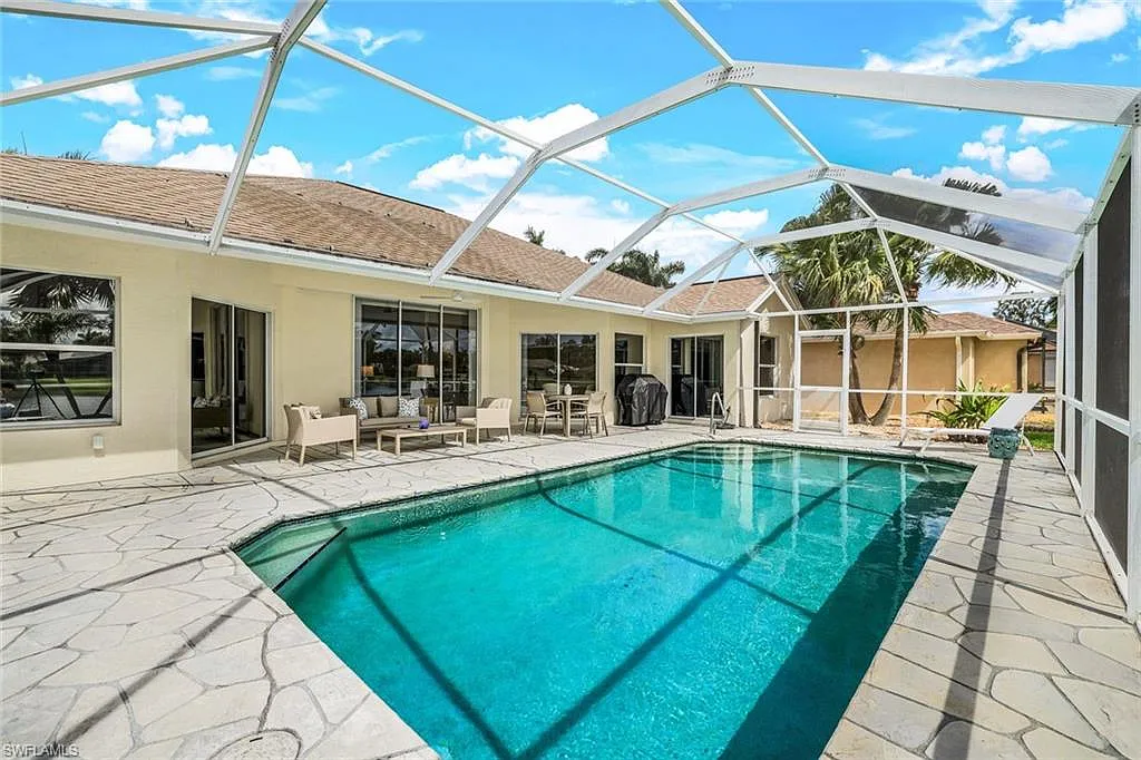 3 bed, 2.0 bath, 1715 sqft, $15,000 — Photo 2