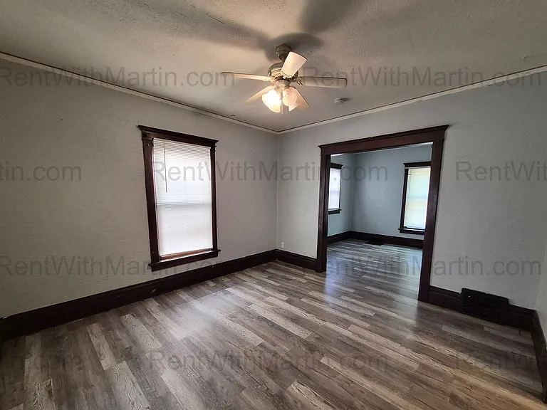 1107 Mulberry St — Photo 3