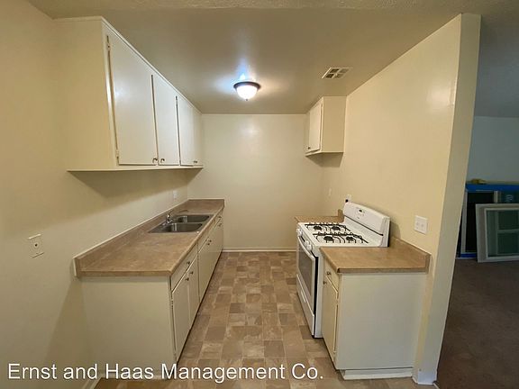 4th image of 510 E Pleasant St APT 1