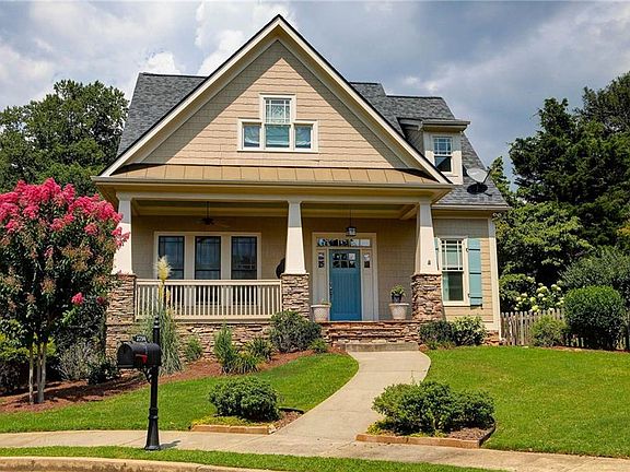3rd image of 2750 Hammond Ct SE