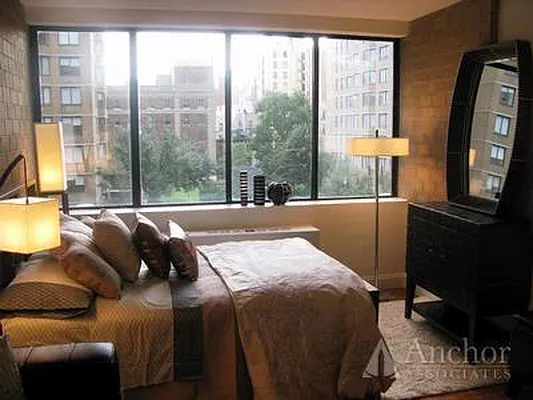 Rented by Anchor Associates | media 5