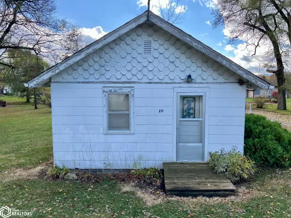 211 NE 14th St, Leon, IA 50144